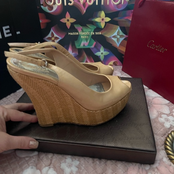 GUCCI
Patent Leather Slingback Sandals
Women's Size: 9 | US9, - Picture 5 of 10